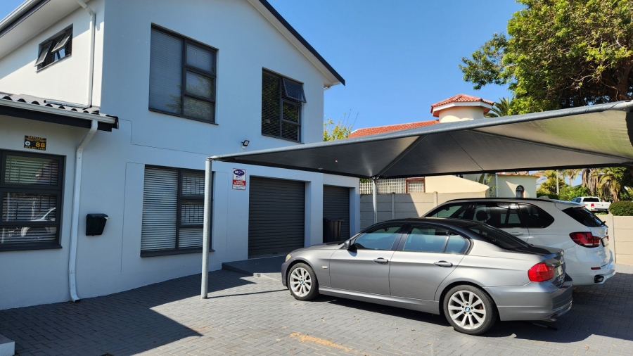 3 Bedroom Property for Sale in Bayview Western Cape